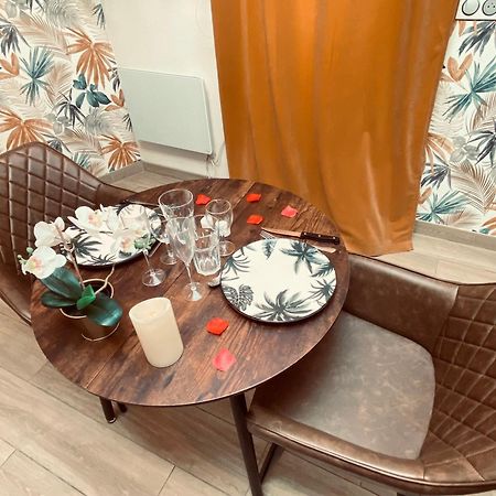 L'Escale Balneo'Romantique - Loveroom - Jacuzzi & Petit Dejeuner Villiers-sur-Marne Esterno foto