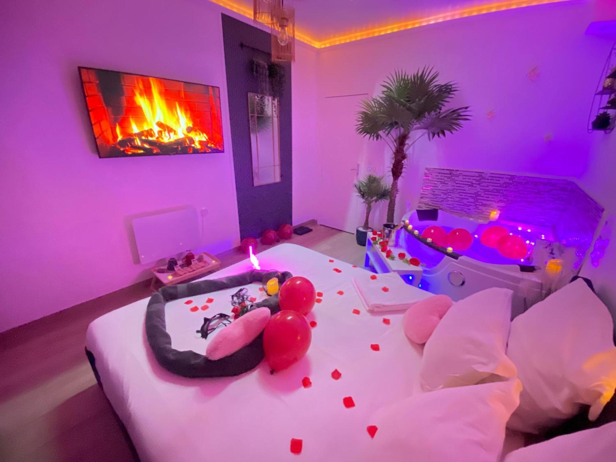 L'Escale Balneo'Romantique - Loveroom - Jacuzzi & Petit Dejeuner Villiers-sur-Marne Esterno foto