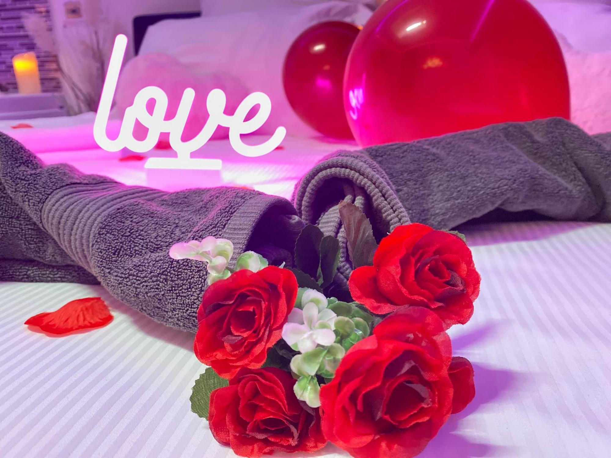 L'Escale Balneo'Romantique - Loveroom - Jacuzzi & Petit Dejeuner Villiers-sur-Marne Esterno foto