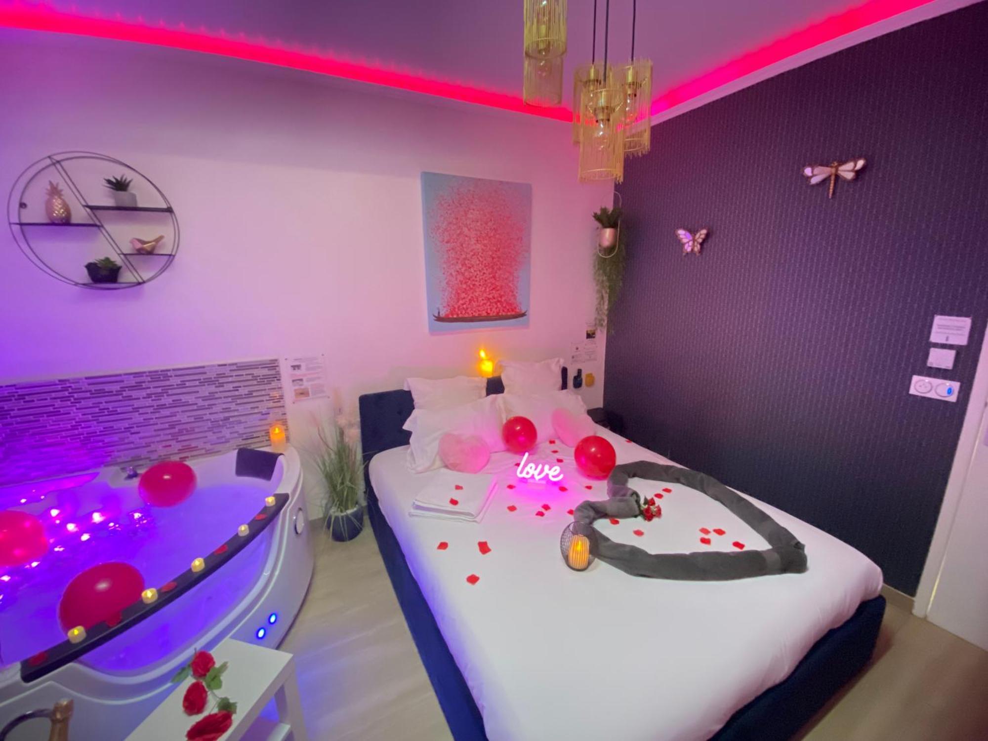 L'Escale Balneo'Romantique - Loveroom - Jacuzzi & Petit Dejeuner Villiers-sur-Marne Esterno foto