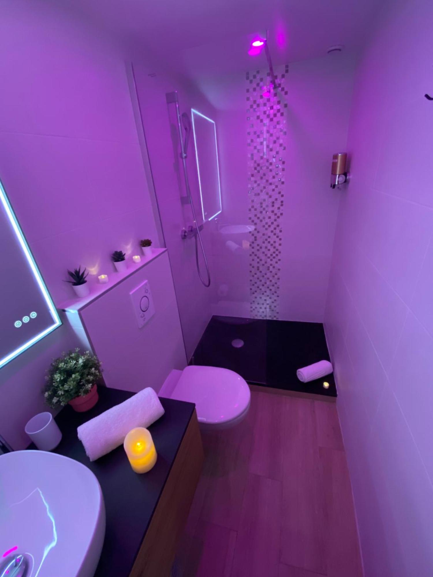 L'Escale Balneo'Romantique - Loveroom - Jacuzzi & Petit Dejeuner Villiers-sur-Marne Esterno foto